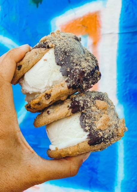 Smores ice cream sandwiches make great gifts!  Thoughtful and delicious!